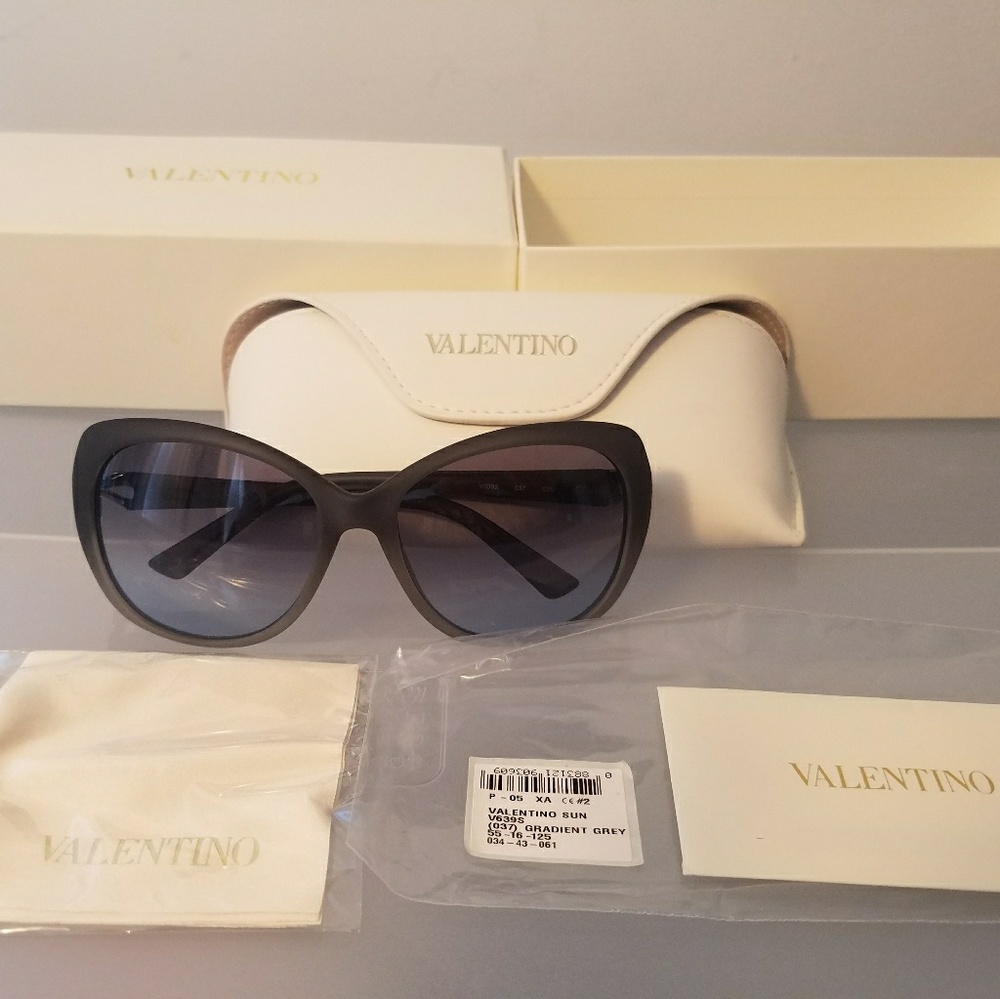 Valentino Sunglasses v639s